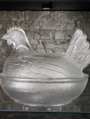 Vintage Indiana Glass Clear Glass 7" Hen-on-Nest w/ Bead-less Stippled Base